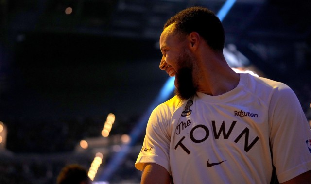 球鞋自由球员！麦迪：库里不需要依靠别的品牌 他自己就是品牌