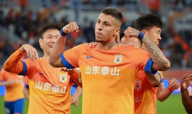 B体育官网-【中超】克雷桑戴帽费南多伤退 泰山3比1南通支云